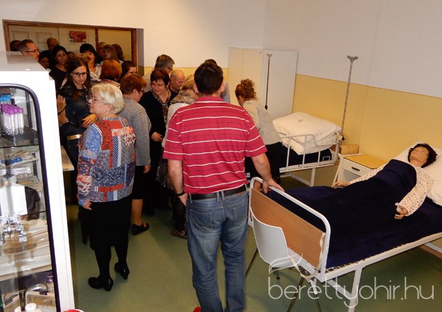 Mintakórtermet avattak 05